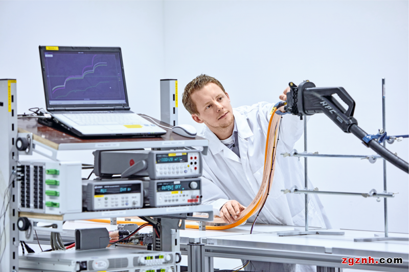 安全、耐用、易用&mdash;&mdash;菲尼克斯電氣國(guó)標(biāo)直流充電槍